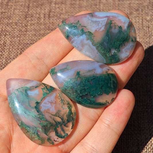 Daily Crystal Introduction - Moss Agate