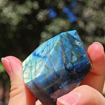 HQ labradorite Crystal Freeform